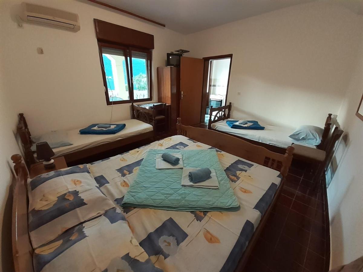 Stevovic Apartments Tivat Buitenkant foto