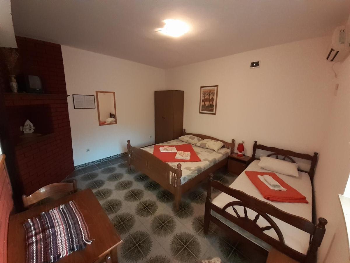 Stevovic Apartments Tivat Buitenkant foto