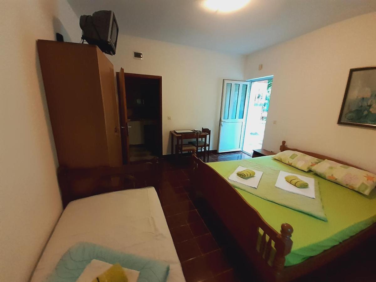 Stevovic Apartments Tivat Buitenkant foto