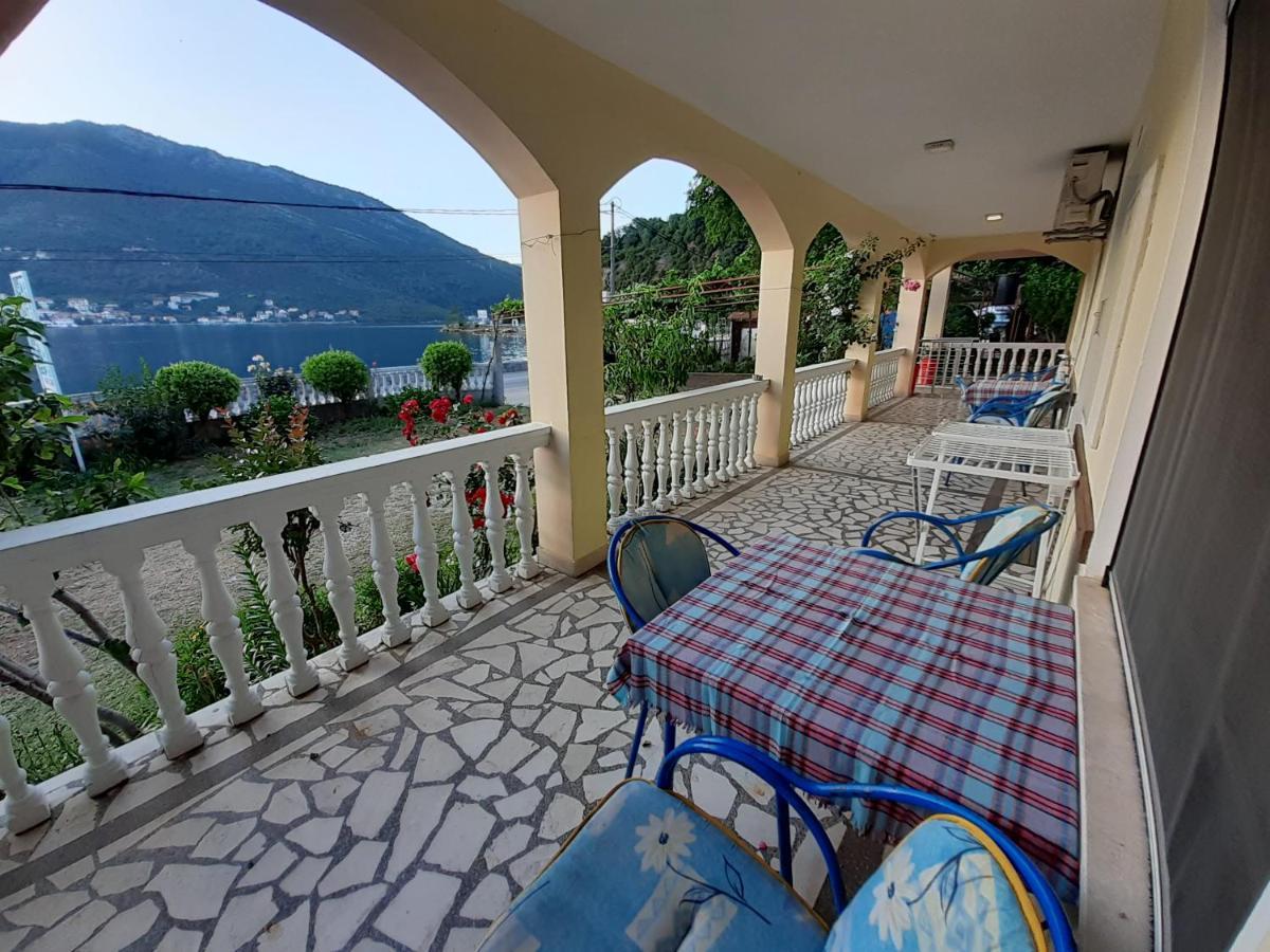 Stevovic Apartments Tivat Buitenkant foto