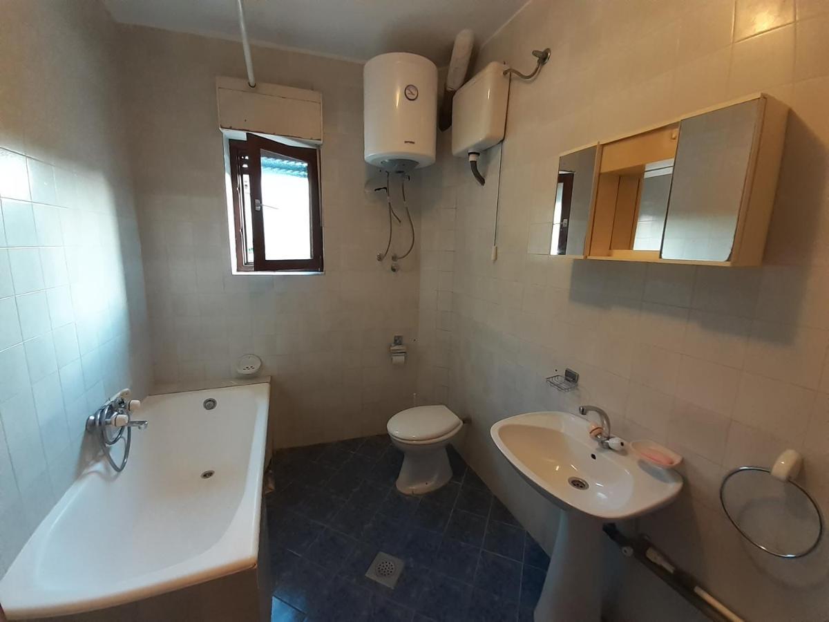 Stevovic Apartments Tivat Buitenkant foto