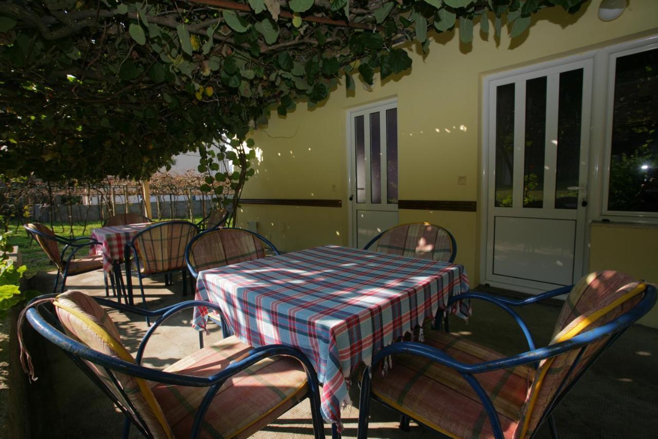 Stevovic Apartments Tivat Buitenkant foto