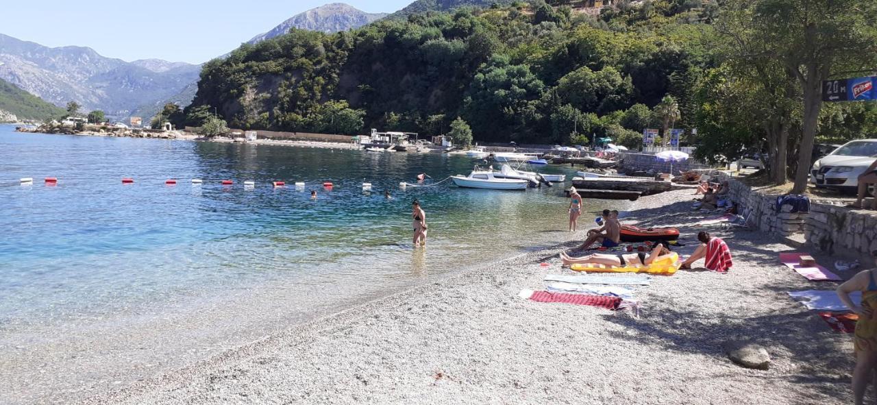 Stevovic Apartments Tivat Buitenkant foto